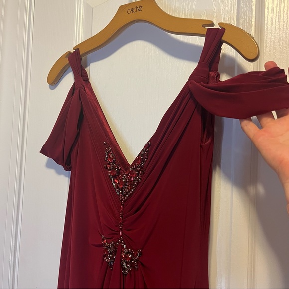 Red Caché dress with beading size 8 - Picture 7 of 8